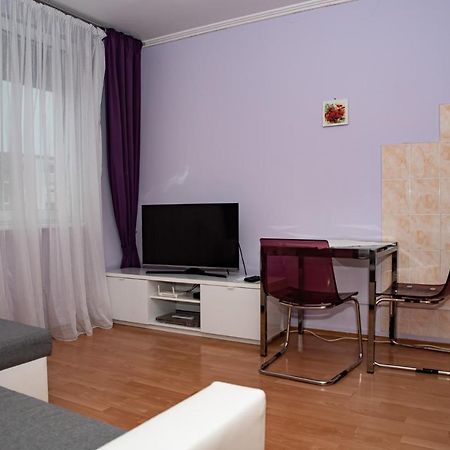 Lovely One Bedroom Apartment โนเว ซามคี ภายนอก รูปภาพ
