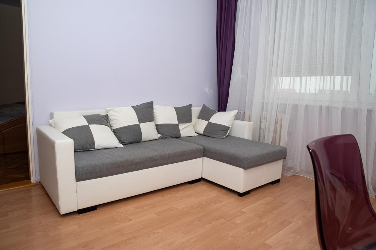 Lovely One Bedroom Apartment โนเว ซามคี ภายนอก รูปภาพ